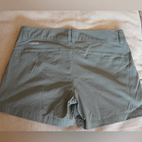 Columbia Shorts, Size 10 - Picture 2 of 6